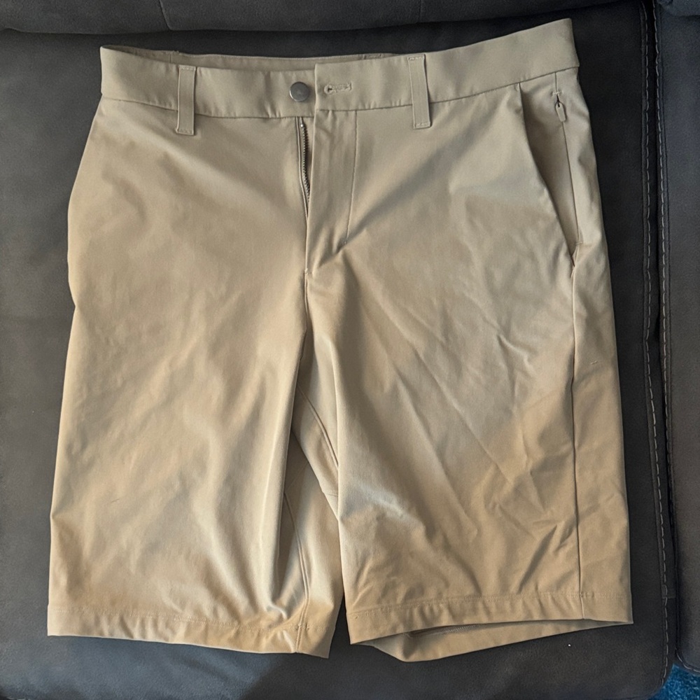 lululemon athletica Men's Beige Flat Front Shorts